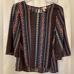 Alya Patterned Bell Sleeve Blouse